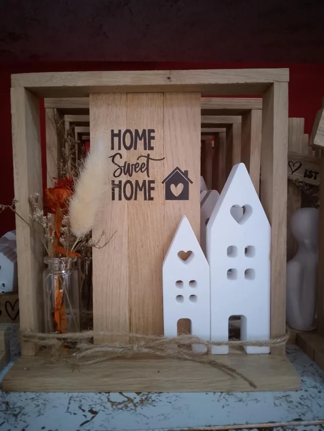 Großer Holz-Deko-Aufsteller „Home Sweet Home“ mit Vasen-Einsatz | Renate Wurzer
