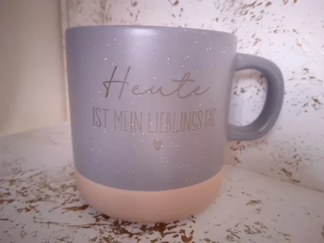 „Heute ist mein Lieblingstag“ – Tasse / Häferl mit farbiger Folierung | KreativVeredelung