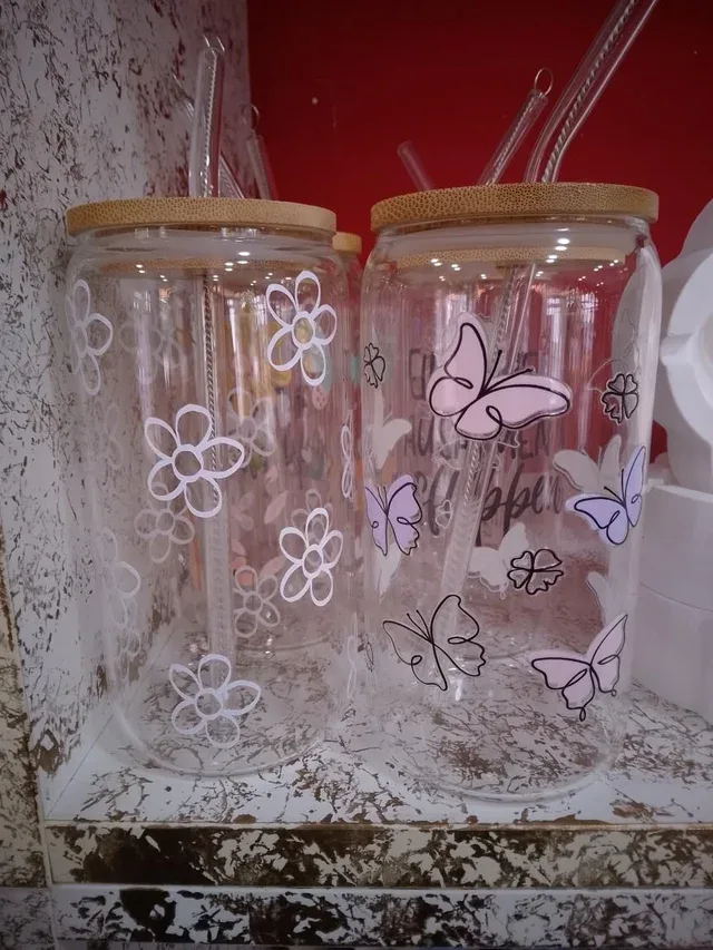Stylischer Glas-Trinkbecher mit Holzdeckel & Glasstrohhalm | Renate Wurzer